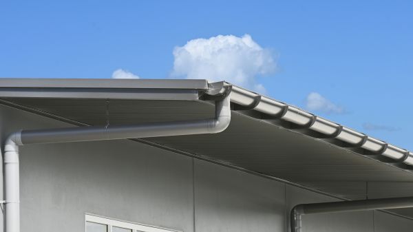 Eavestrough Service in Roseville