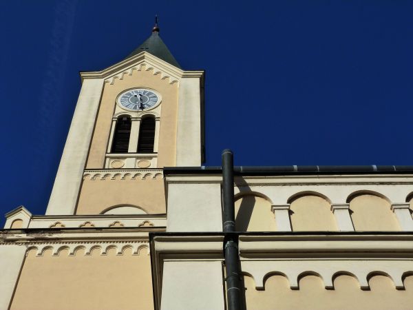 Cost of Church Gutter Installation in Roseville