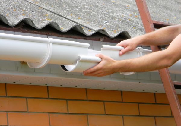 Cost of Gutter Hanging in Roseville